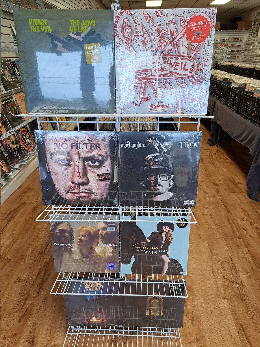TupeloRecords's tweet photo. Nothing to do on this Saturday?
Come check out your local 
record store! https://t.co/A0lSKpjp3V