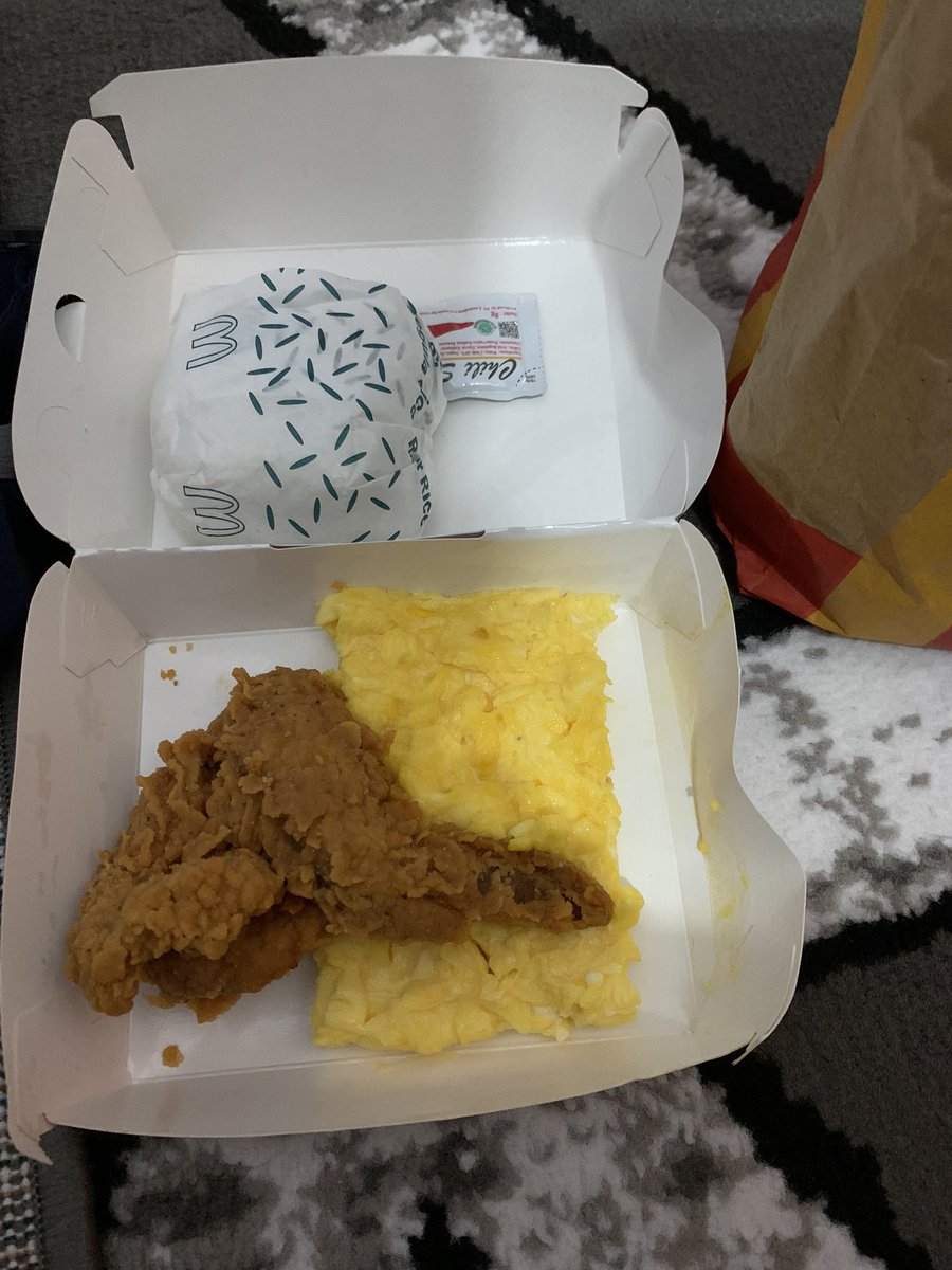 Izin tanya, apakah benar kalau paket panas spesial dikasih ayamnya yang wings? Baru kali ini saya beli dikasih nya yang wings? Terima kasih