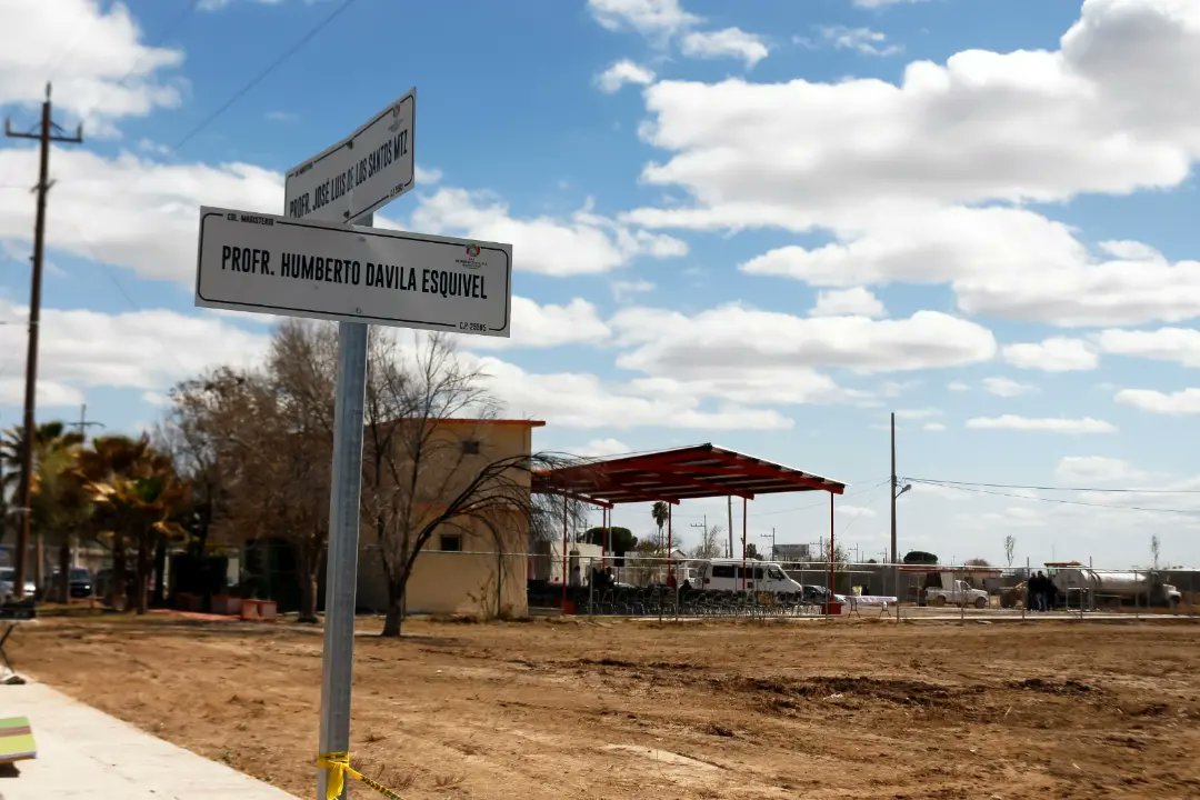 A partir de hoy una calle de #SanBuenaventura #Coahuila lleva el nombre de Humberto Dávila Esquivel, quien fue un reconocido profesor y líder sindical. El dirigente nacional del #SNTE 📚 Mtro. Alfonso Cepeda Salas, participó en la develación de la placa y destacó su trayectoria.