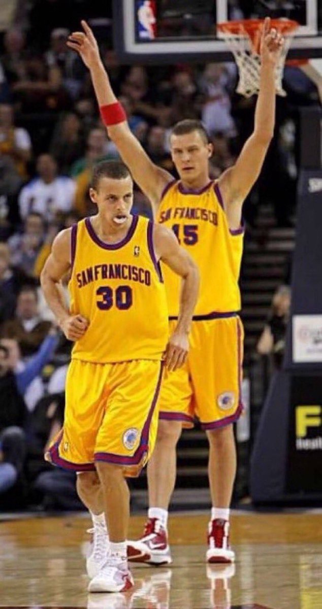 2/10/2010 - With Monta Ellis out, Stephen Curry explodes with 36 pts, 13 assists and 10 rebs in a dominant 132-102 win over the Clippers.