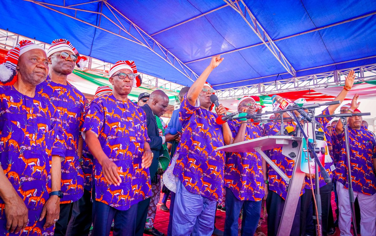 atiku's tweet photo. We spoke about the benefits of promoting small and medium scale businesses and how our plan to transfer more resources and responsibilities to states and local governments will make the people the centerpiece of the economic transformation. https://t.co/XrlZrVCX0C