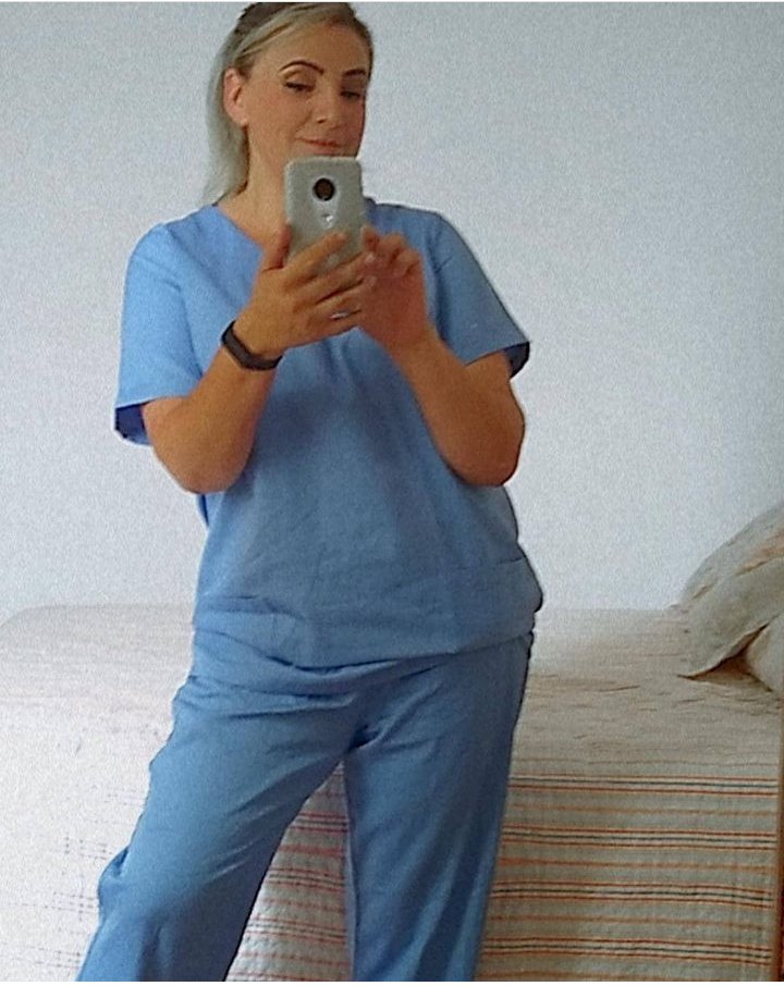 Mais um ano da gata aí, já vivi e venci  2 pandemias o negacionismo da vacina, o SUS sendo atacado, a saúde pública sendo negligenciada, o piso da enfermagem sendo empurrado para debaixo do tapete, mais sigo plena de minhas convicções, esquerdista, lulista, feminista e mãe