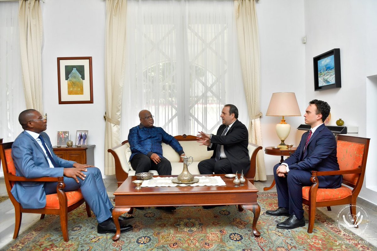 Presidence_RDC's tweet photo. #RDC 11.02.2023|#Kinshasa
Le Chef de l’État, Félix Antoine Tshisekedi a procédé, cet après-midi, à l’Ambassade de Türkiye en RDC, à la signature du registre de condoléances ouvert en hommage aux milliers de victimes du double séisme, ayant frappé, récemment ce pays ami. https://t.co/K23VXk1bjk