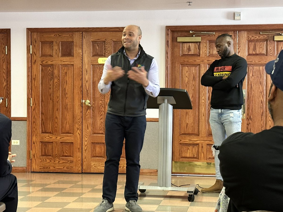 RyAnnLilAmp's tweet photo. @KwameSpearman Great job speaking to is today @NAACPDenver  Black History 365 program. I wish you well on your campaign https://t.co/YHKpbfUQRD