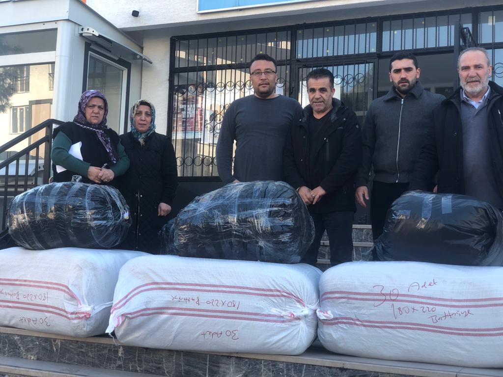 Deprem bölgesi için gönderilen battaniyelerimiz. Yardımlaşma devam. #kestel #yardımlaşma #MebSubeMudurleri
<a href="/kestel_mem/">Kestel İlçe Millî Eğitim Müdürlüğü</a> <a href="/bursailmem16/">Bursa İl Millî Eğitim Müdürlüğü</a>