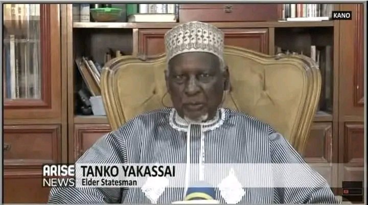 cubeappHQ's tweet image. Elder Statesman, Tanko Yakassai drops a bomb on Tinubu

"I hold no allegiance to Buhari and Atiku. But I'm specially grateful to Atiku and Kwankwaso for some personal helps they've rendered to me. I've always had two Nigerians in mind for decades to become Nigeria's President