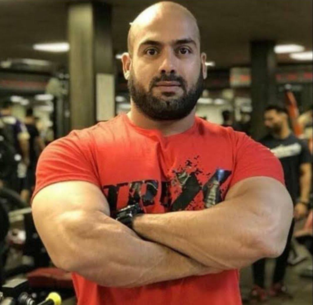 Javanmardi75's tweet photo. Political prisoner #KhaledPirzadeh was released from Ahvaz’s Sheiban Prison today.Imprisoned since Jun 2019, the former bodybuilding champion was severely tortured/injured by IR agents &amp; deprived of treatment in prison, leaving him disabled. @SFRCdems @amnesty @hrw @guardian @CNN https://t.co/mxJUSuM5Ws