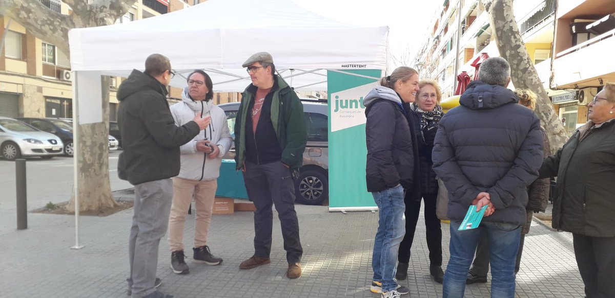 Escoltem les persones.
Treballem per #molinsderei 
La proximitat ens ajuda a saber què és el que li cal a la nostra vila i la seva gent.