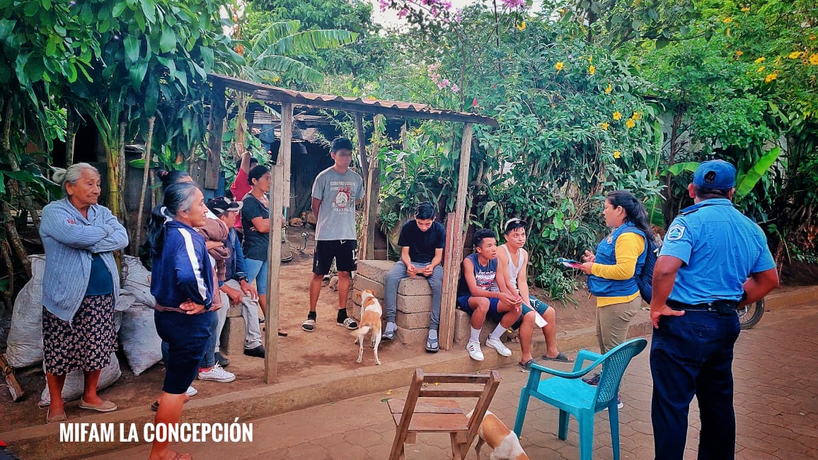 📍Masaya

La Policía Nacional 👮‍♀️ 👮‍♂️ junto al Ministerio de la Familia en el municipio de La Concepción compartieron con los jóvenes la Cartilla de Adolescentes y Jóvenes Valientes en Tiempos de Esperanza y Paz 

#JuntoALaComunidad