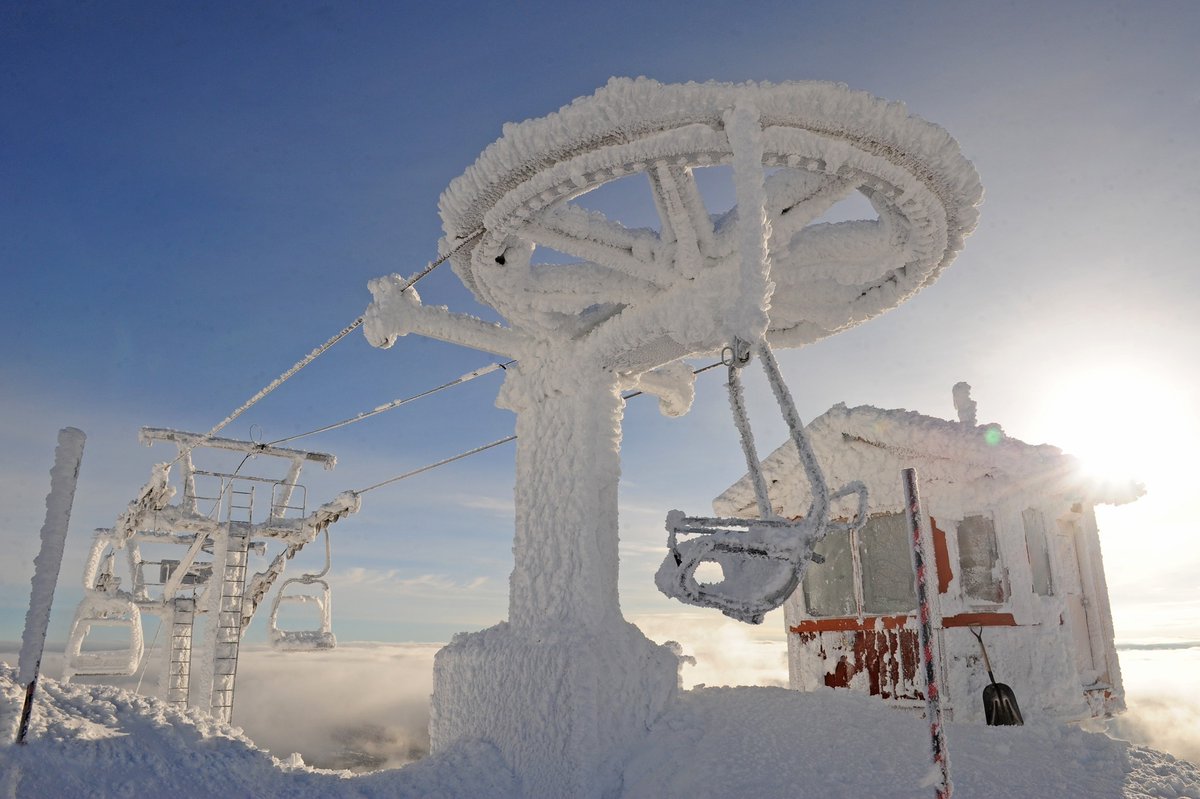 Glenn A. Manlangit on Twitter "RT accuweather Ski lift or starship