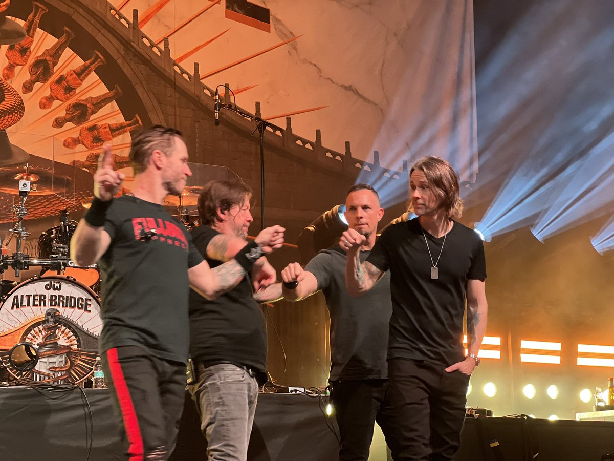AmyR11477's tweet photo. @alterbridge One of the best concerts I’ve ever seen!! Loved every second!! @delLagoResort Some of my fave pics from the night. @MylesKennedy @MarkTremonti https://t.co/M83sesPkbu