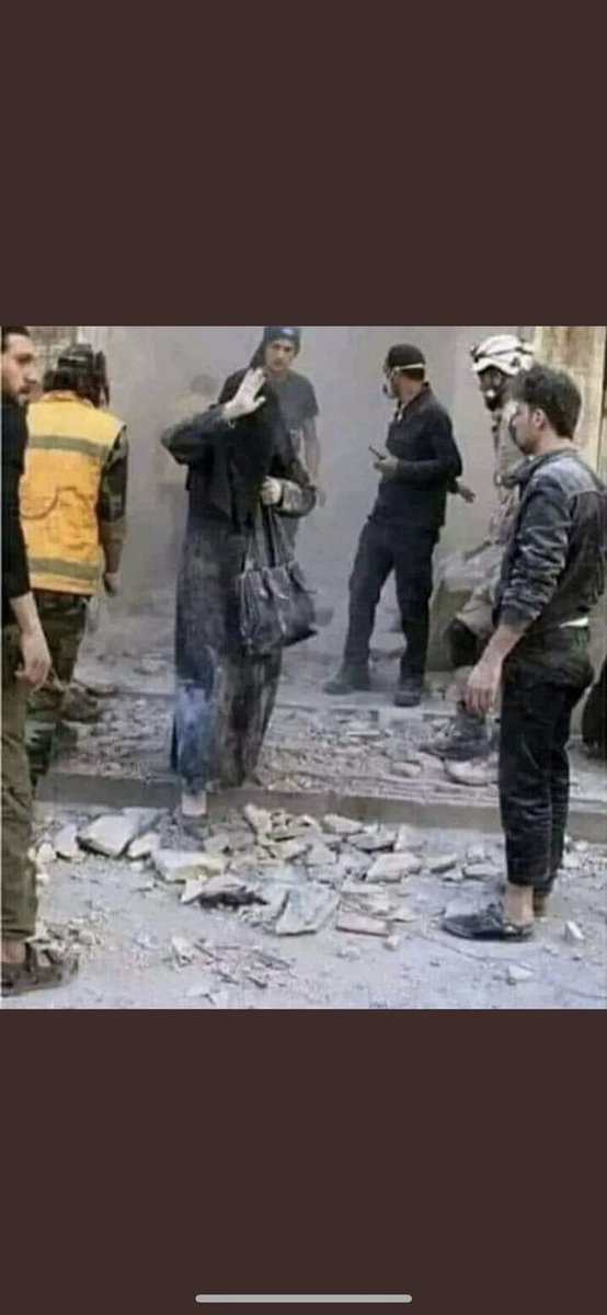 لله در العفيفه ،،، في زمان الفجور
لو طاح بيت العمر ماطاح جلبابها
#زلزال_ترکیا_وسوريا