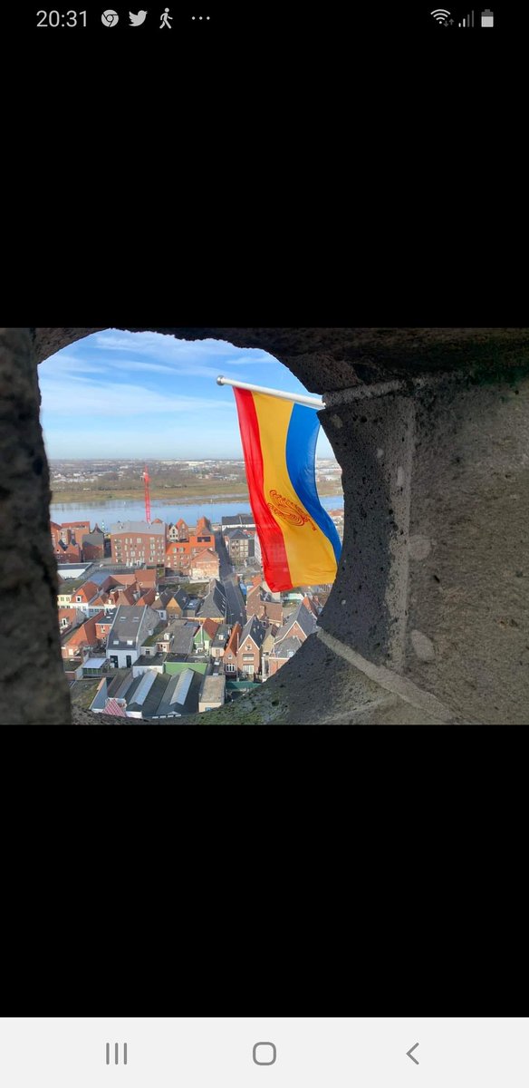 gegijsen's tweet photo. 🎶 Venlo zo'n stad zoë besteit d'r maar ein...🎶 #venlo❤ #vastelaovend🥳 #stedjevanlolenplezeer #gaefutdoor ☝🏻#venlo #jocus #dreejspan2023 https://t.co/ATc98pPeyI