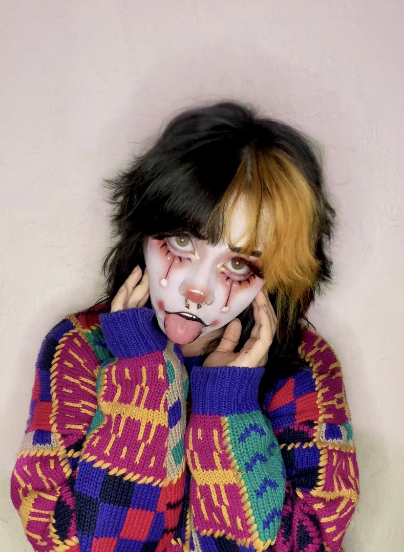 cumfytheclown's tweet photo. ur paralysis demon https://t.co/haAfPyBU1u