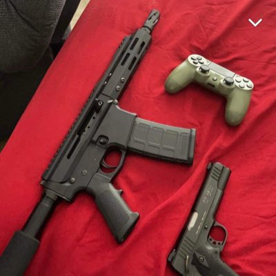 breadman556's tweet photo. #NewProfilePic https://t.co/HEx6TMA2zA