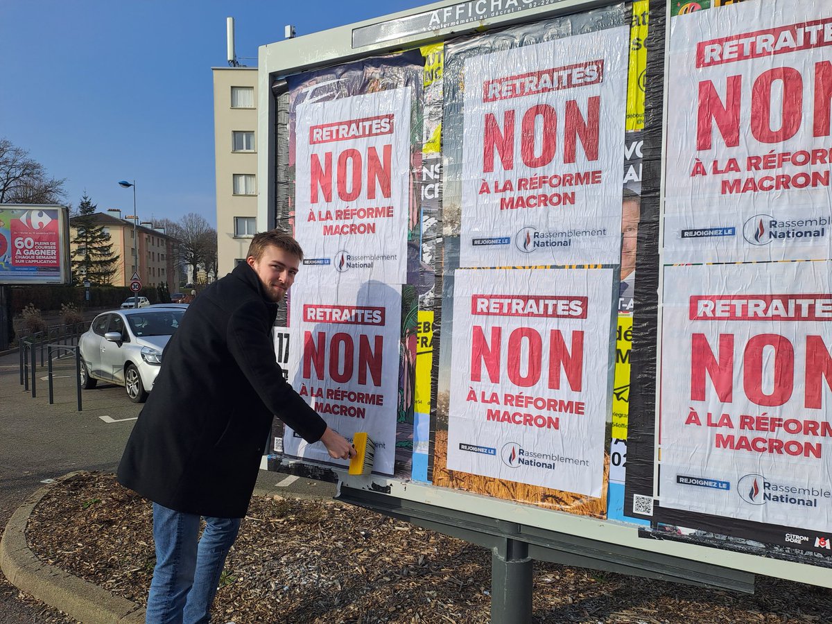 rnj_54's tweet photo. Une belle journée avec tractage et collage au programme sur Nancy, Saint-Max et Malzeville !

@rnj_54 et @RNational54_off unis contre l'injuste réforme des retraites : nous sommes là pour porter votre voix !

@RNational54_off 
#RN https://t.co/ggCWvWRWAt