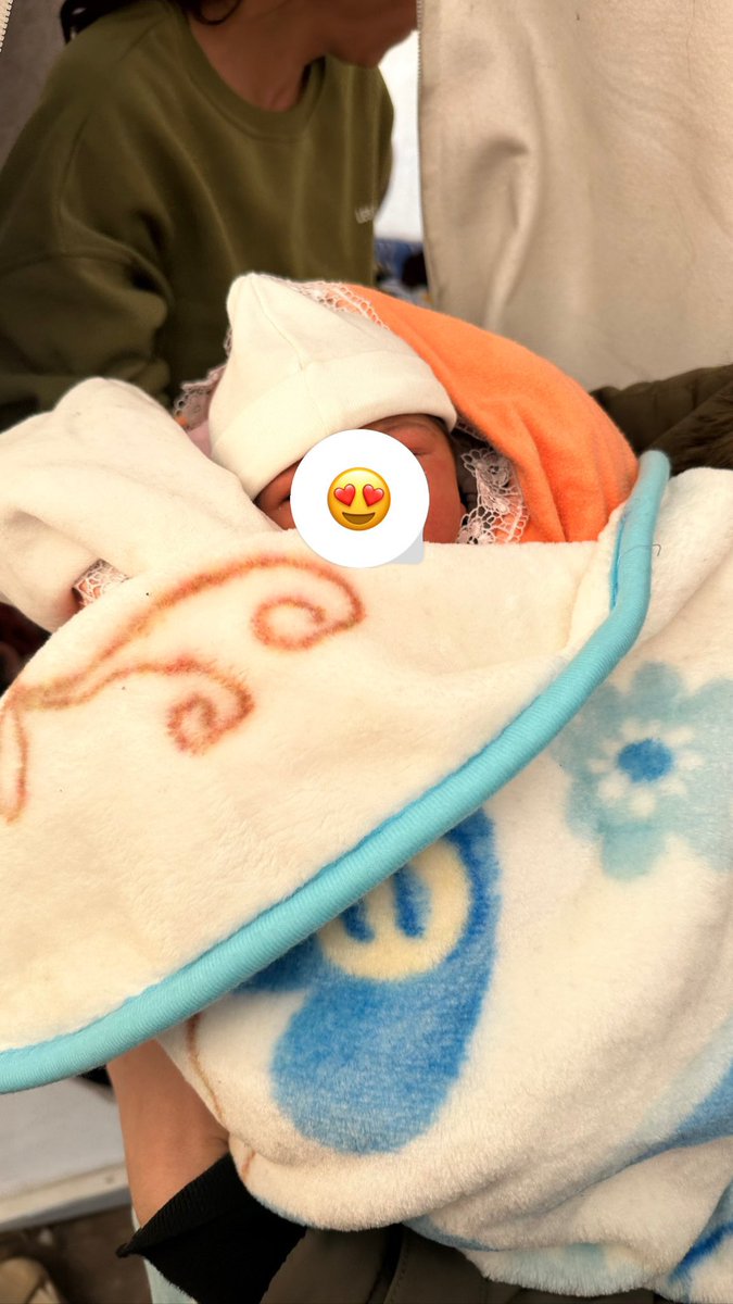 contextosmaniye's tweet photo. Bugün Osmaniyemizde depremzedelerimiz için kurulan çadır kentte bir bebek dünyaya geldi, Adını uzman çavuşumuzun okuduğu ezanla UMUT koymuşlar. Bizlere Umut ol çocuk 🥺 https://t.co/QP6lkgYoA5