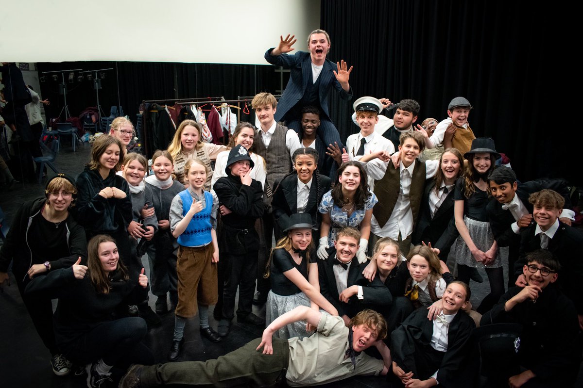 CryptDrama's tweet photo. Behind the Scenes - The 39 Steps https://t.co/b8m0mujgnZ