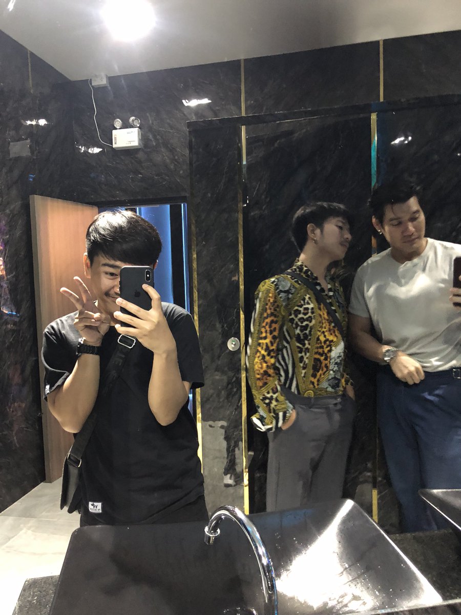 ART9369's tweet photo. โสด1 มีเมีย2 😆 #นักดนตรี #ปอยเปต #DiamondBand https://t.co/sc7yvsY0MQ