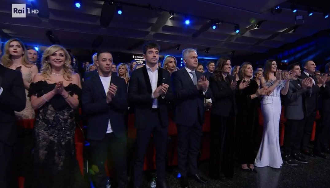 Cinguetterai's tweet photo. In prima fila le istituzioni più importanti del nostro Paese: Mara Venier e Charles Leclerc

#Sanremo2023 https://t.co/5C8QOamleH