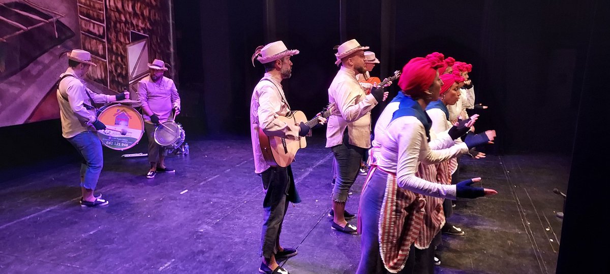 BravoGamero's tweet photo. VIII COAC Ciudad de Montoro. #presentador.
#trastesmuchos
#carnaval2023
#ComparsaLaCooperativa. Jamilena.Jaen
Gracias. https://t.co/1CCXfErxC8