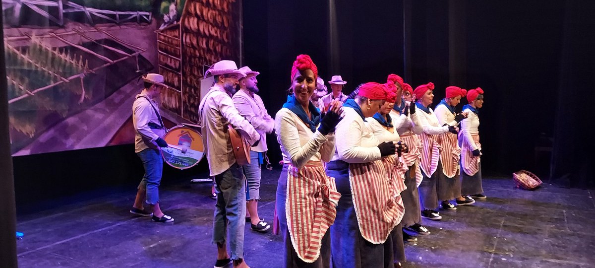 BravoGamero's tweet photo. VIII COAC Ciudad de Montoro. #presentador.
#trastesmuchos
#carnaval2023
#ComparsaLaCooperativa. Jamilena.Jaen
Gracias. https://t.co/1CCXfErxC8