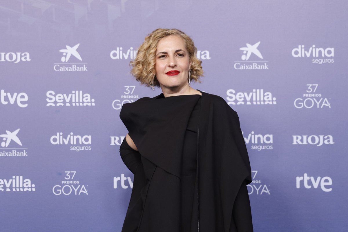 PremiosGoya's tweet photo. .@Carlota_Pereda vuelve a Sevilla nominada por el largometraje que surge del corto con el que ganó Mejor Cortometraje de Ficción en 2019. 
#Goya2023 https://t.co/BbMsopkk2r