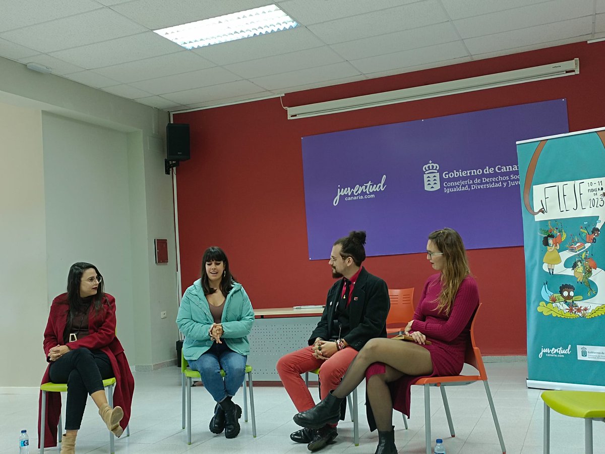 Litera_AteneoLL's tweet photo. Hoy estuvimos en #FLEJE debatiendo con el Ateneo de Las Palmas cómo podemos acercar nuestros espacios al público, ser ateneos más abiertos, inclusivos, accesibles para todas.
Lo volvemos a repetir y lo seguiremos haciendo: ¡aquí nos tienen! https://t.co/tmPFCjgJ65