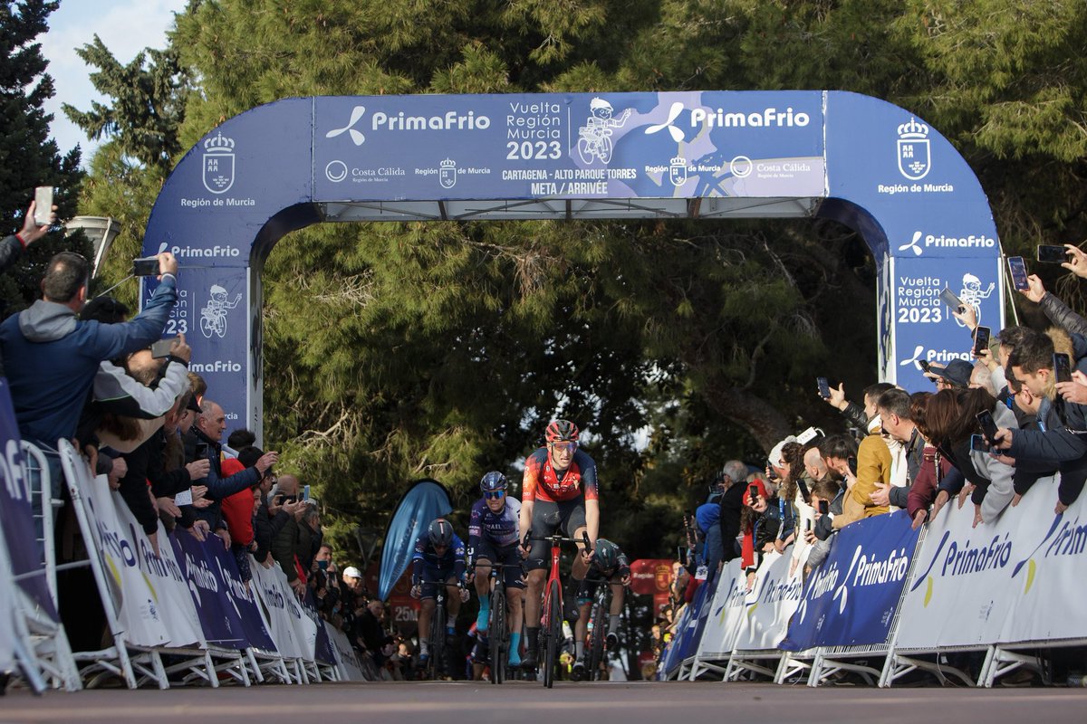 VueltaRM's tweet photo. Ben Turner es el ganador de la #VueltaRM23 Costa Cálida - Gran Premio @PrimafrioSL 🏆

❄️ Un día en el que el frío, el viento y la lluvia han acompañado a todos los ciclistas 🌧

➡️ La tensión y el nuevo recorrido han dado pie a un espectacular final en el Parque Torres 🤩 https://t.co/PykFgE5qGH