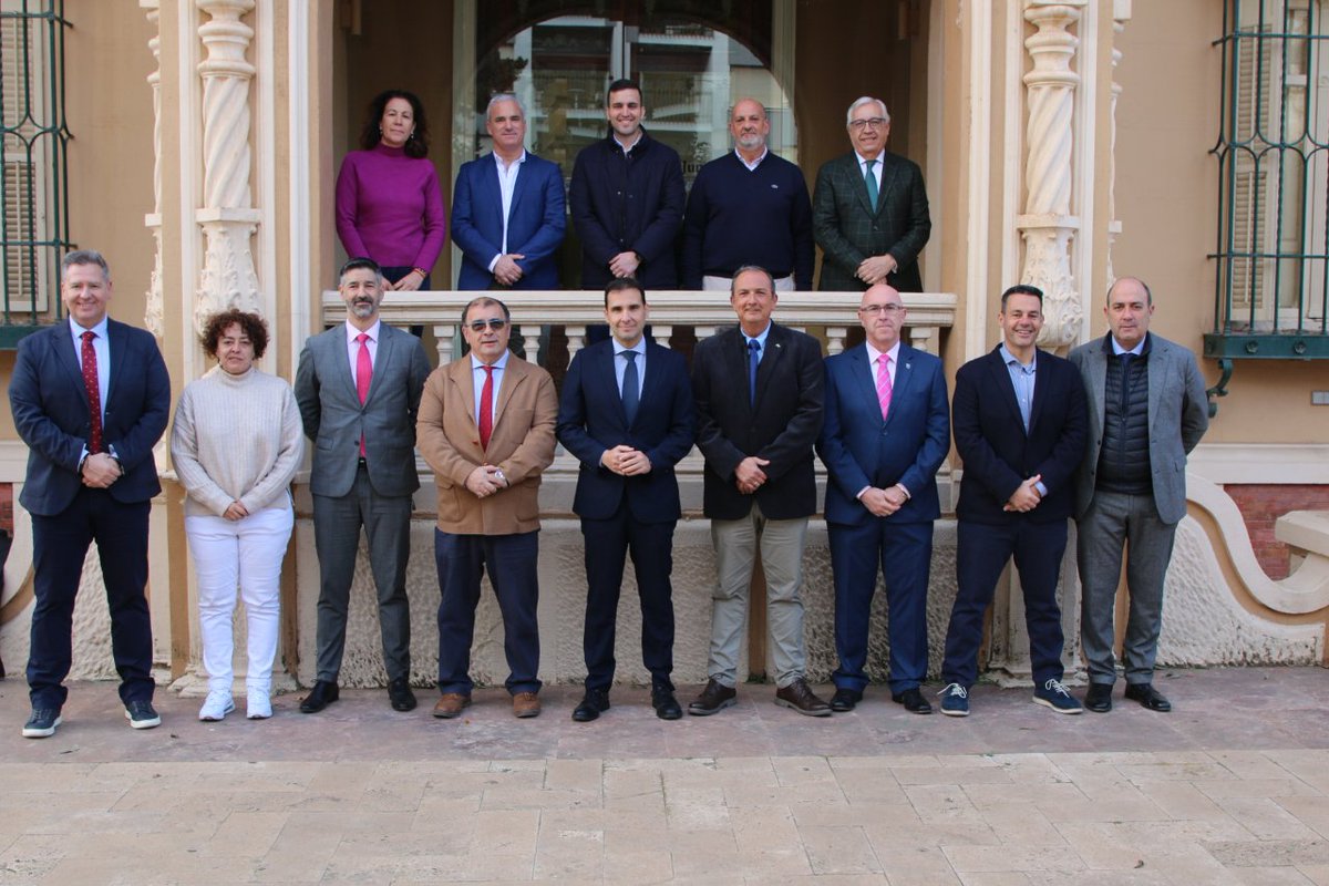 CTACordobesa's tweet image. Hoy nuestro delegado @josemolinabaena ha estado presente en Málaga en la primera reunión de la nueva junta directiva de la @FAndaluzaBM presidida por @Sebastian090578, prometen ilusión, fuerza y muchísimo trabajo por el bien del balonmano andaluz. SUERTE EN TODAS LAS DECISIONES.