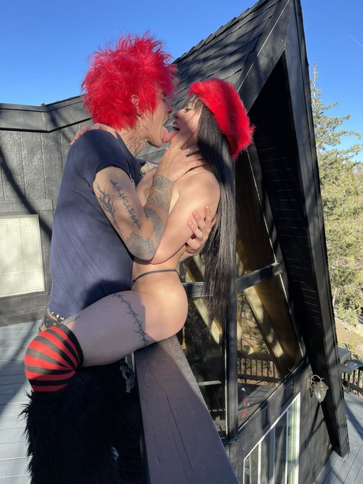 He asked me to be his valentine🥹❤️ https://t.co/PfxQDc6nDW
