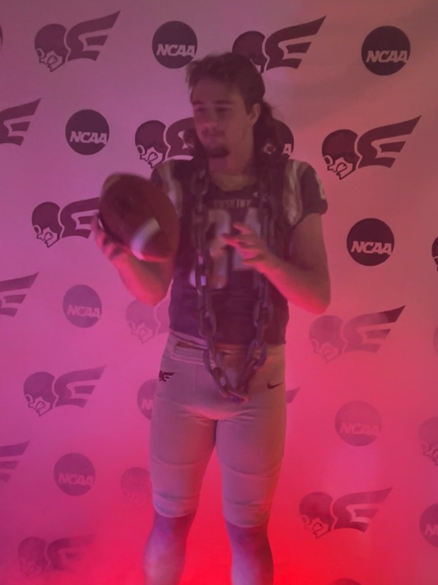 Had a great time at <a href="/FleetFB/">Erskine Football</a> today thank you <a href="/CoachCasterlin/">Barry Casterlin</a> for having me. <a href="/ByrnesFootball/">Byrnes Rebels Football</a> @CoachBPNCSA <a href="/ReggieShaw77/">Reggie Shaw</a> <a href="/ByrnesAth1etics/">ByrnesAth1etics</a>