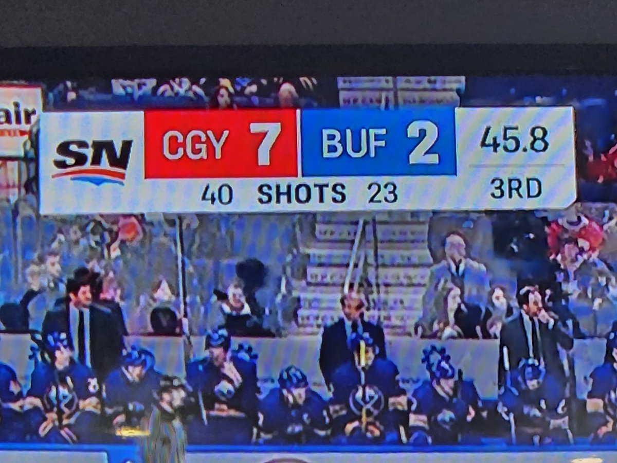JacobPacheco6's tweet photo. How it started ๐ค how it ended:
#NHL #HockeyTwitter #Flames #LetsGoBuffalo #CALvsBUF https://t.co/J9WWPmUKM6