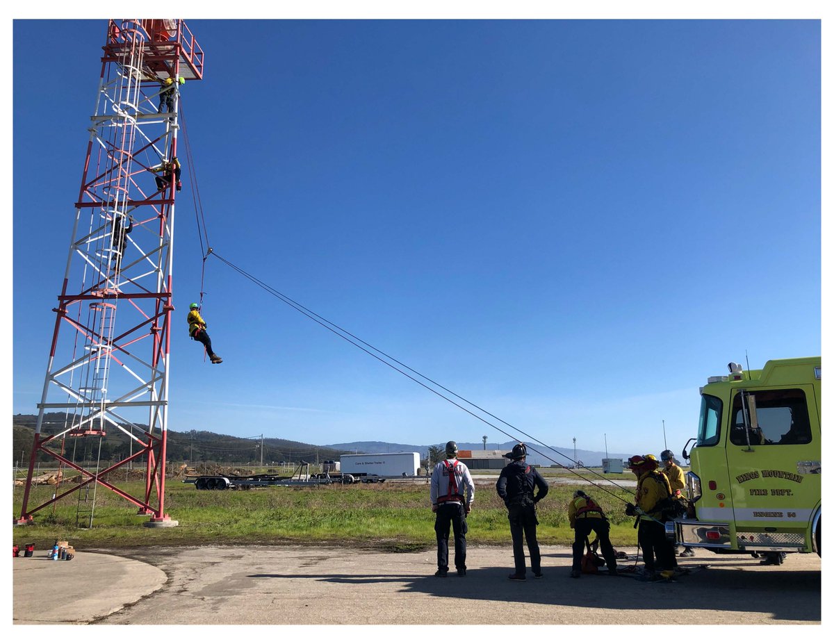 KingsMtnFire's tweet photo. KMFD (E56) in Half Moon Bay this week for Rope Rescue Technician training, provided by #NCRT. THANKS #CoastsideFire / @CALFIRECZU for hosting. https://t.co/gOIC3M484I