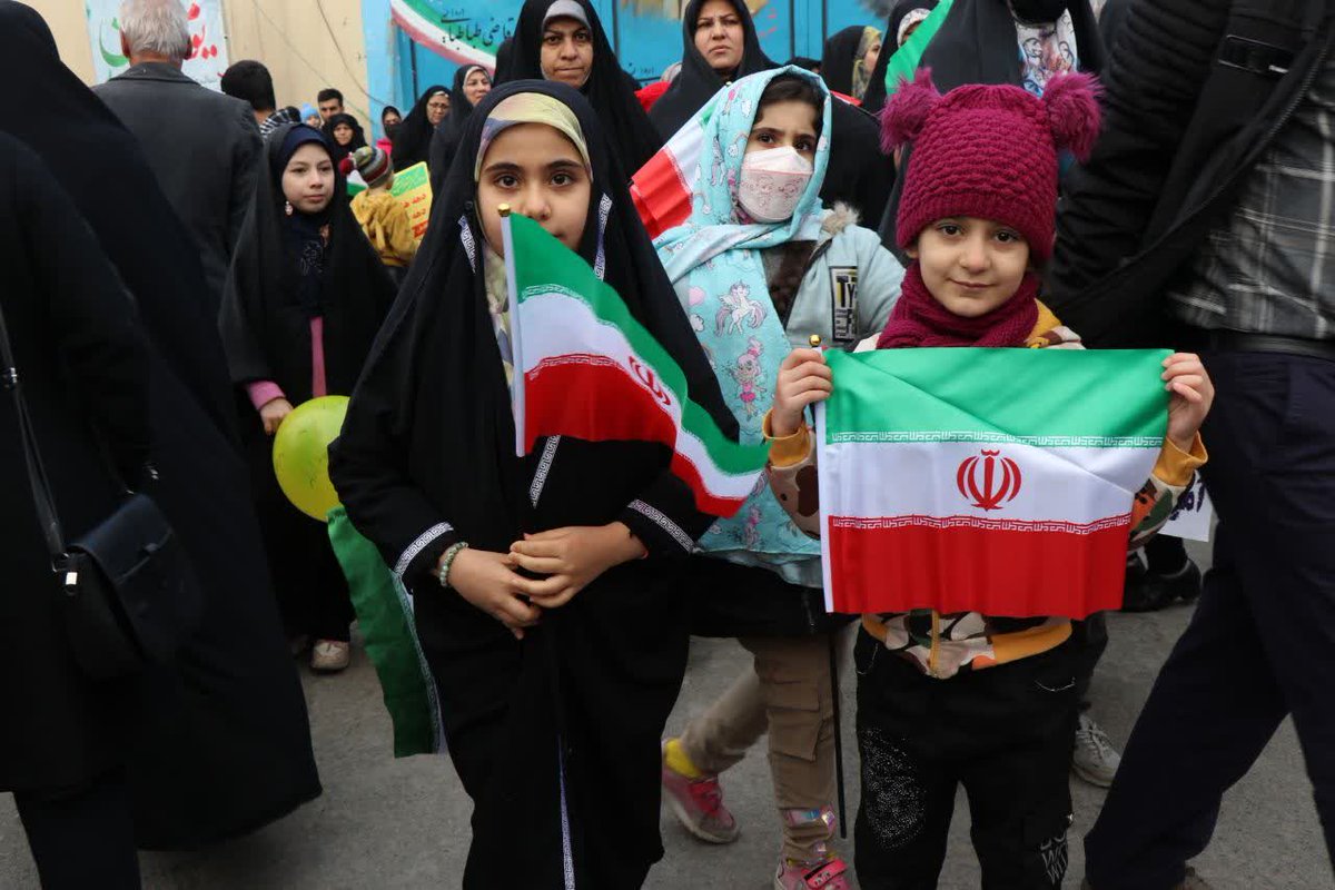 Goolnargesse's tweet photo. امروز با رهبری داهیانه مقام معظم رهبری (مدظله العالی) ، مسیر روشن اقتداررا ادامه می دهیم و روز به روز بر این جایگاه متعالی با حمایت و همراهی مردم سرافراز ایران افزوده شده است.
#Iranvice
#تهران_ما https://t.co/00ZRREJn7u