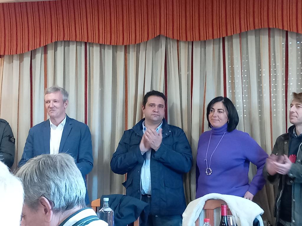 armandoarmandoj's tweet photo. @AlfonsoRuedaGal Precioso dia hoxe en A Fonsagrada acompañando o Presidente Rueda, Elena Candia e o noso candidato á Alcaldía https://t.co/wOJvL97NpA