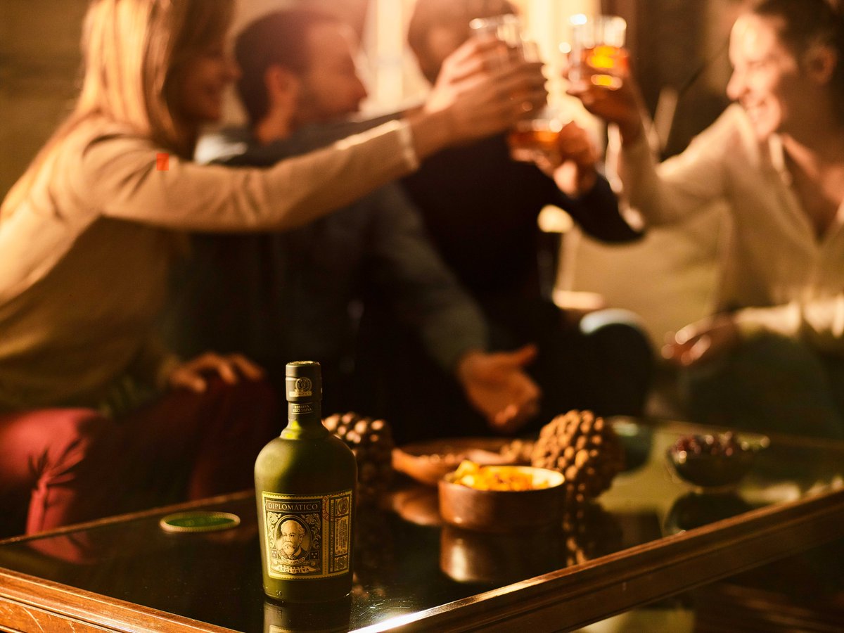 Diplomático Rum (@diplomaticorum) on Twitter photo No matter what your plans are this weekend, Diplomático is the perfect choice for hosting and toasting.
Prep for the big game like <a href="/HollywoodLife/">HollywoodLife</a> and make a Diplomático Kick(off) cocktail!
Tap the 🔗 to check out the recipe: bit.ly/3IfW8Y4 No matter what your plans are this weekend, Diplomático is the perfect choice for hosting and toasting.
Prep for the big game like <a href="/HollywoodLife/">HollywoodLife</a> and make a Diplomático Kick(off) cocktail!
Tap the 🔗 to check out the recipe: bit.ly/3IfW8Y4