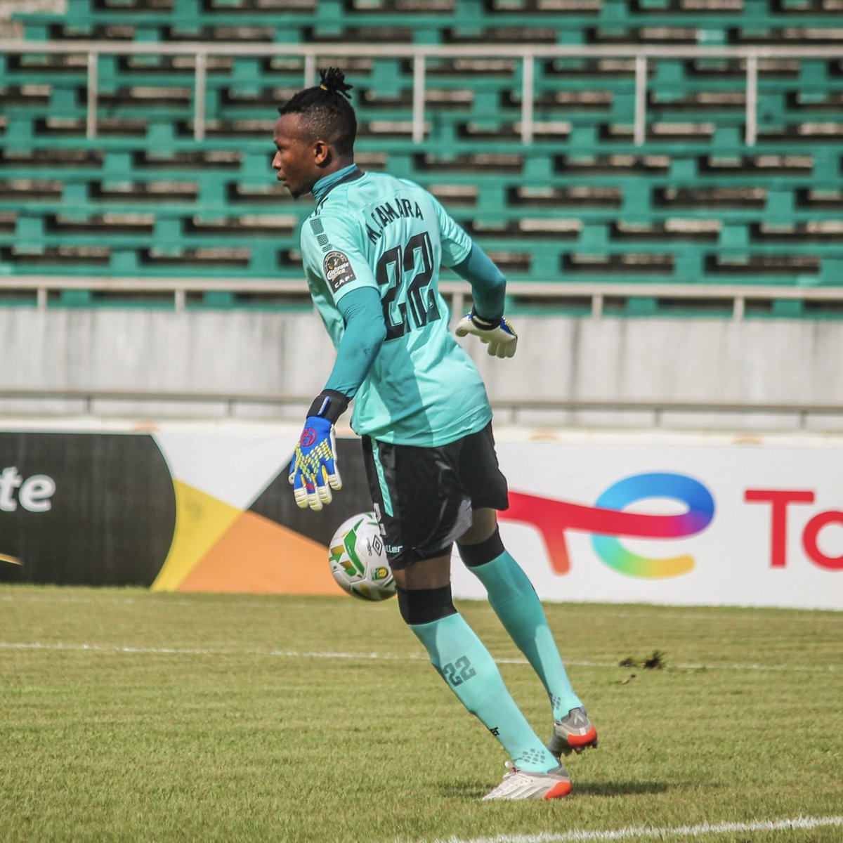 HACofficiel's tweet photo. Plus qu’un gardien, un héros 🧱
Décrivez son match en un mot ⁉️
#SpiderMoussa 🕸️
#TotalEnergiesCAFCL #HACSimba
#PanAfricanTeam🔴⚪️ https://t.co/U4iPEvxSQf