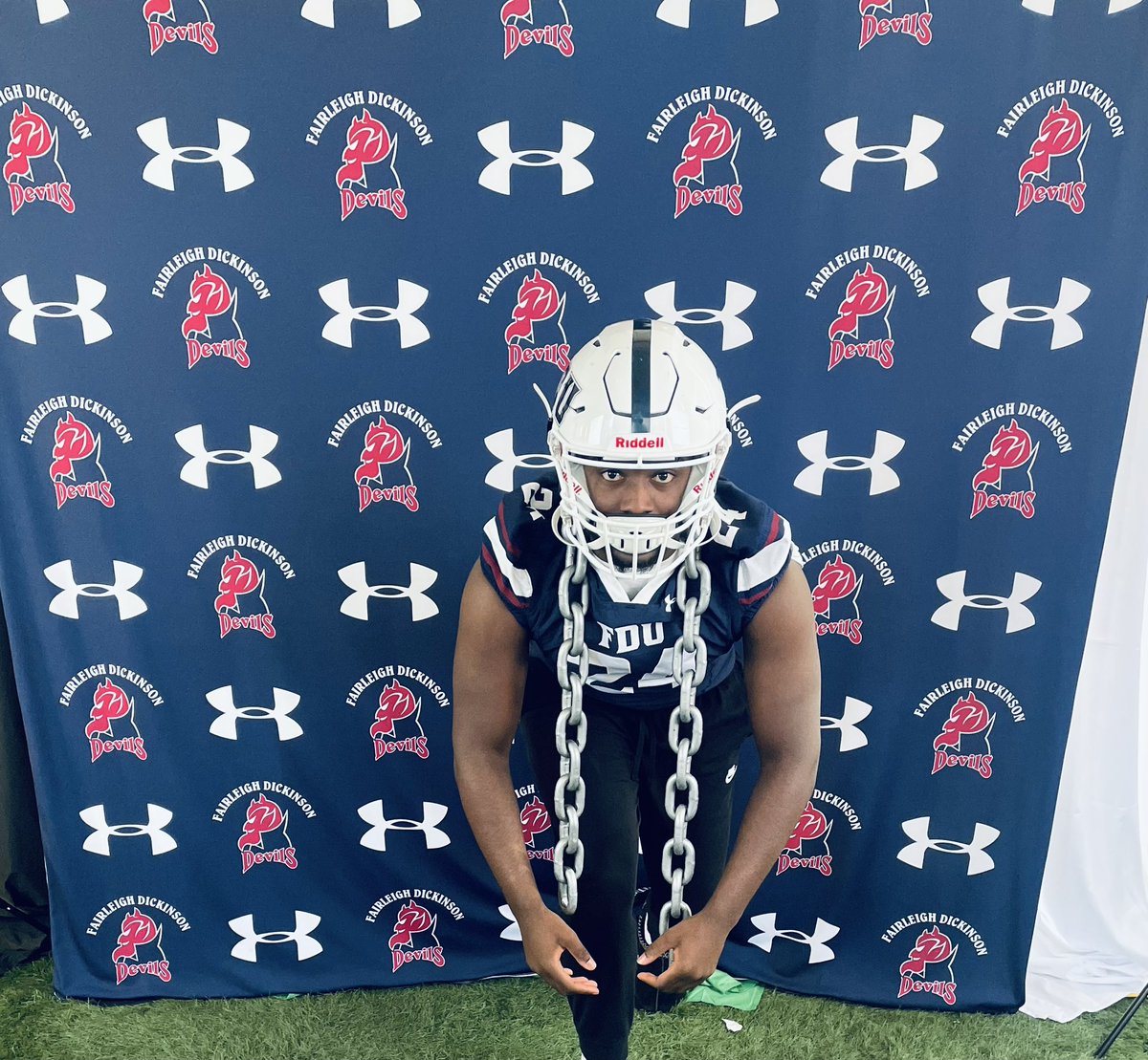Mikehall24's tweet photo. After another great visit I am blessed to receive an offer to continue my academic and football career at FDU  thank you @CoachKennedyFDU and the rest of @FDUFootball staff for having me up !!!! https://t.co/dsRWlGoirs