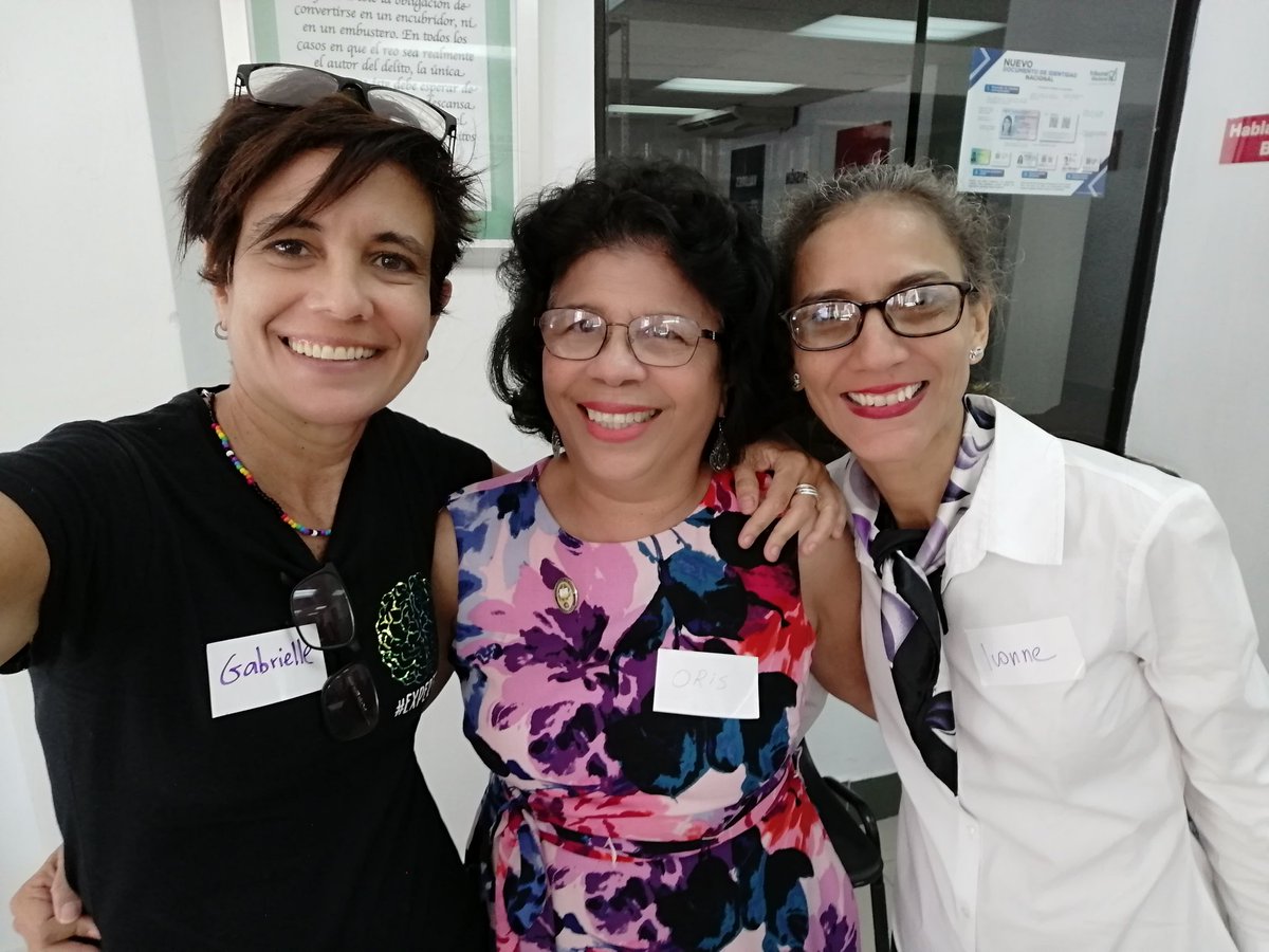 memoriaysalud's tweet photo. Hoy tuve la dicha de compartir con dos mujeres admirables que me contagian de fuerza y optimismo: la Dra. Oris Lam de Calvo y la Dra. Ivonne Torres Atencio #11F2023 @UNIVERSIDAD_PMA @CienciaPTY 💚💜 https://t.co/cSmmVgsT80
