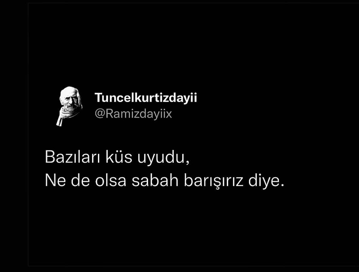oskem87's tweet photo. Bazıları küs uyudu,ne de olsa sabah barışırız diye….#deprem https://t.co/wAkQKmlUi8