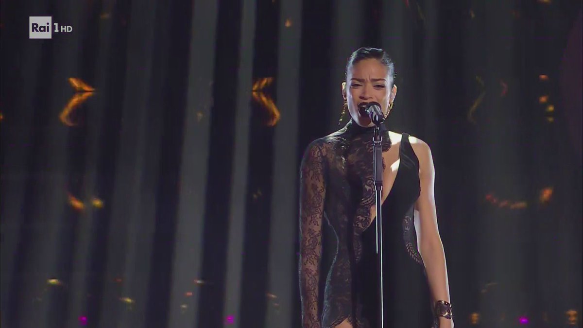 LucaCaTe007's tweet photo. Elodie si conferma la nostra popstar italiana , ma purtroppo l’Italia non è ancora pronta a tutto ciò !
#Sanremo2023
STREPITOSA ❤️🔥 https://t.co/vtOMoev5Xp