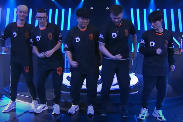 Menos Esports tweet media