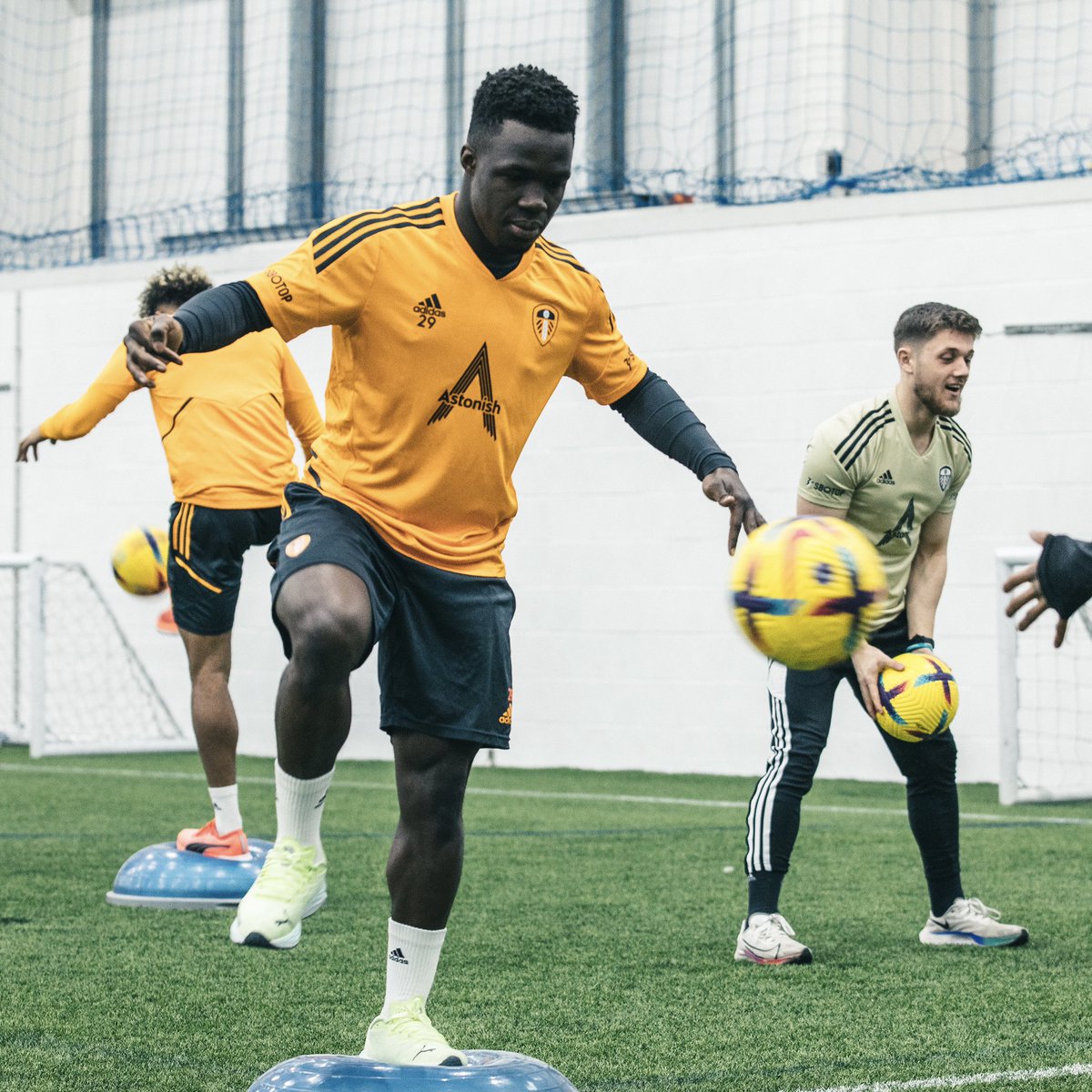 Leeds United tweet media