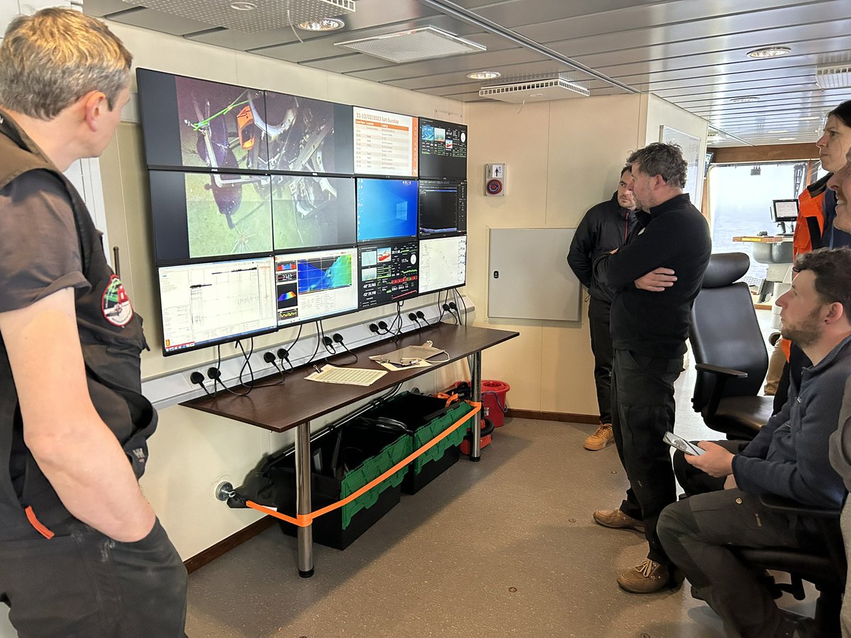 Tense moments as the multicorer hits the seabed and we watch the first sediment cores collected from #RRSSirDavidAttenborough from 2300m water depth somewhere near Elephant Island #SDAScience