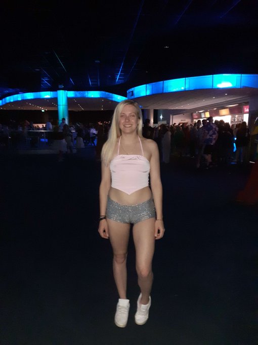 Night out 💥🔥 https://t.co/493dQM2JKn<a href="/tag/dance"class="tags"><span>#dance</span></a><a href="/tag/blonde"class="tags"><span>#blonde</span></a><a href="/tag/trending"class="tags"><span>#trending</span></a><a href="/tag/tiktok"class="tags"><span>#tiktok</span></a><a href="/tag/fyp"class="tags"><span>#fyp</span></a>