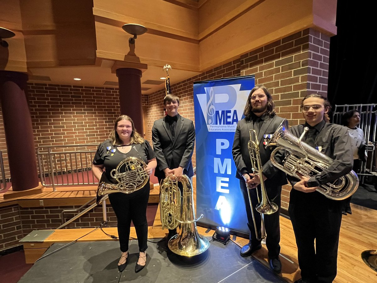 qchsband tweet media