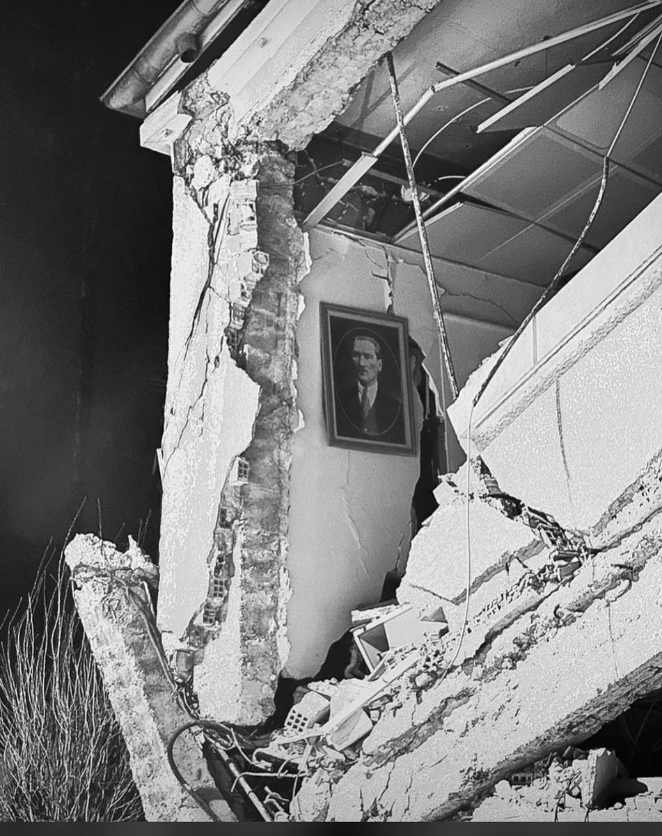 Bazen her şey yıkılır ve tekrar kurulur.