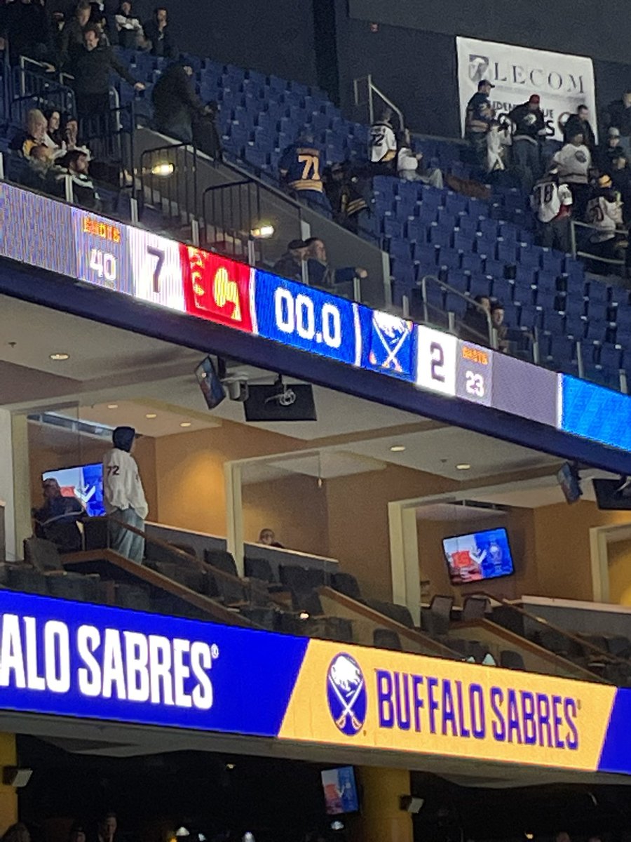 BigOzone's tweet image. Wow. This game turned quickly. Down 2-0 after a period. End up scoring 7 straight for the win and an important 2 points. Fantastic game. #flames @NHLFlames