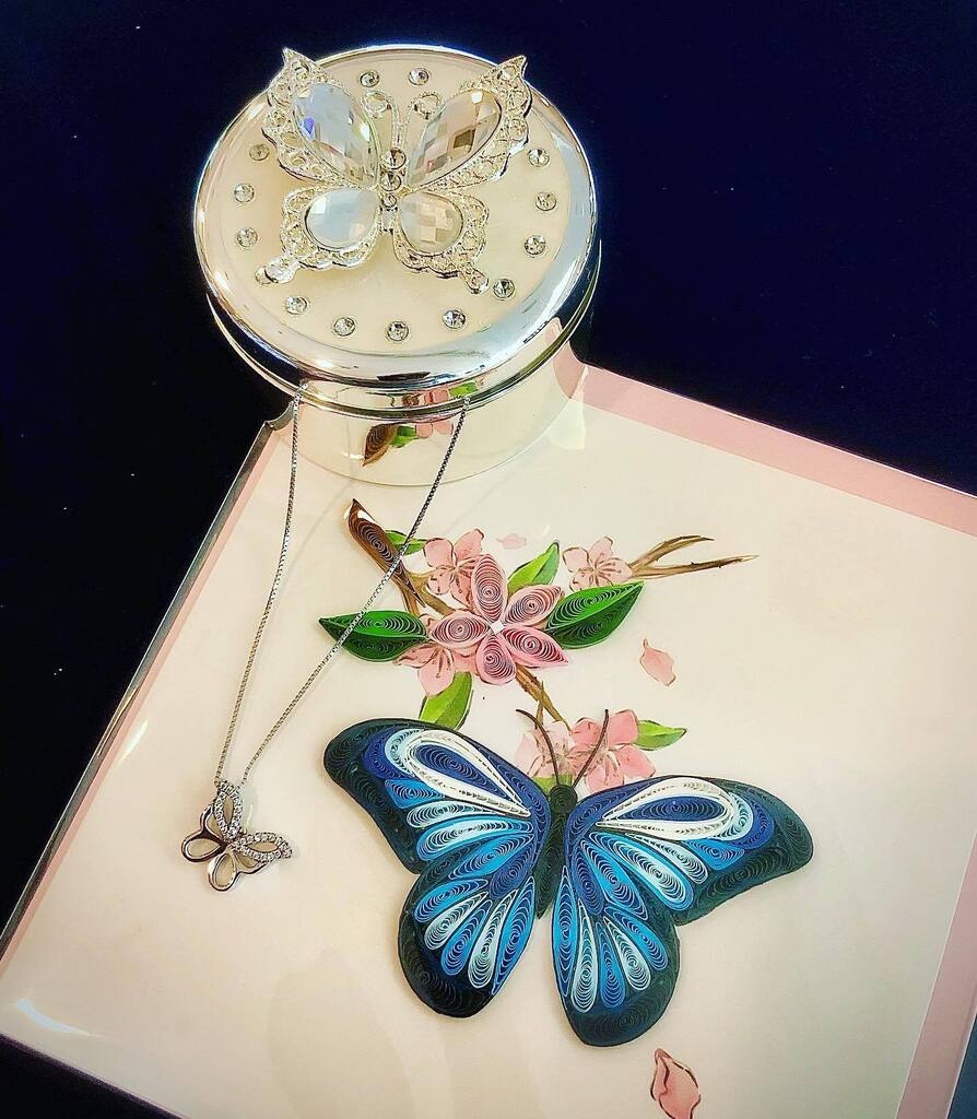 If butterflies 🦋 are your thing, we’ve got you covered. Handmade Quilling cards, keepsake boxes, pendants and so much more in store. Come visit us! #goldntimejewellery #valentinesday2023 #giftideasforher #downtownvernonbc #goldntimeforalifetime instagr.am/p/CoiLsmevO4l/